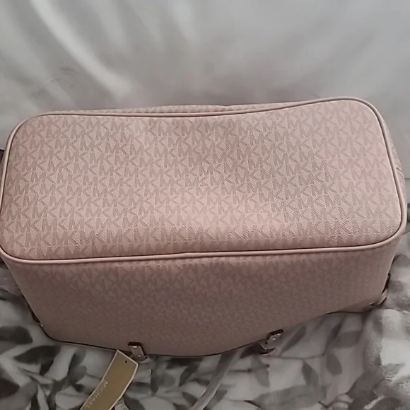 Micheal Kors large shoulder bag - Picture 2 of 5